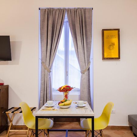 Palazzo Marigliano - Serviced Apartments Neapel Zimmer foto