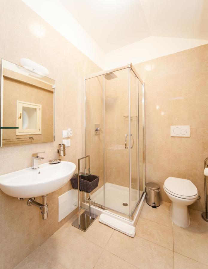 Palazzo Marigliano - Serviced Apartments Neapel Exterior foto