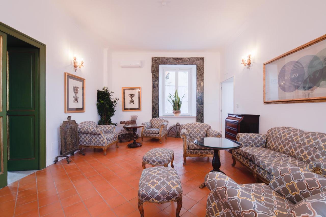 Palazzo Marigliano - Serviced Apartments Neapel Exterior foto